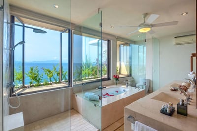 Luxury Villa Photo #42