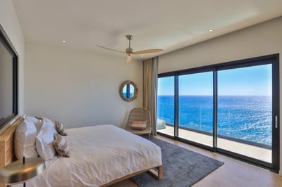 Luxury Villa Photo #31