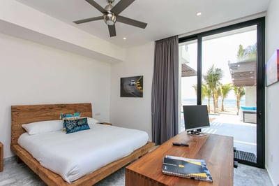 Luxury Villa Photo #31
