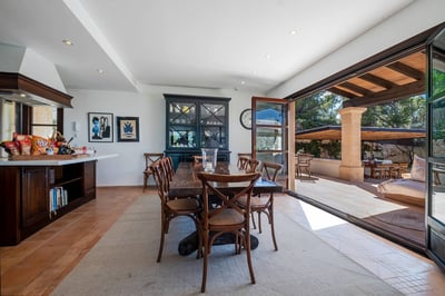 Luxury Villa Photo #14