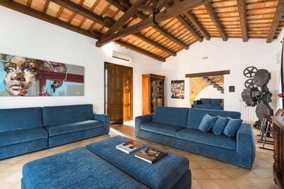Luxury Villa Photo #19