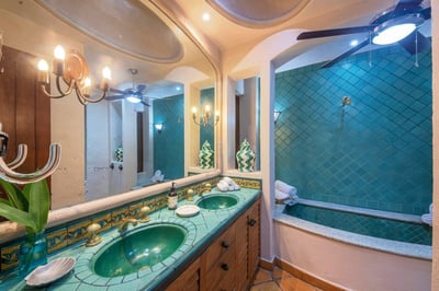 Luxury Villa Photo #25