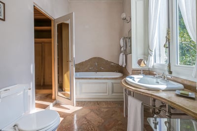 Luxury Villa Photo #36