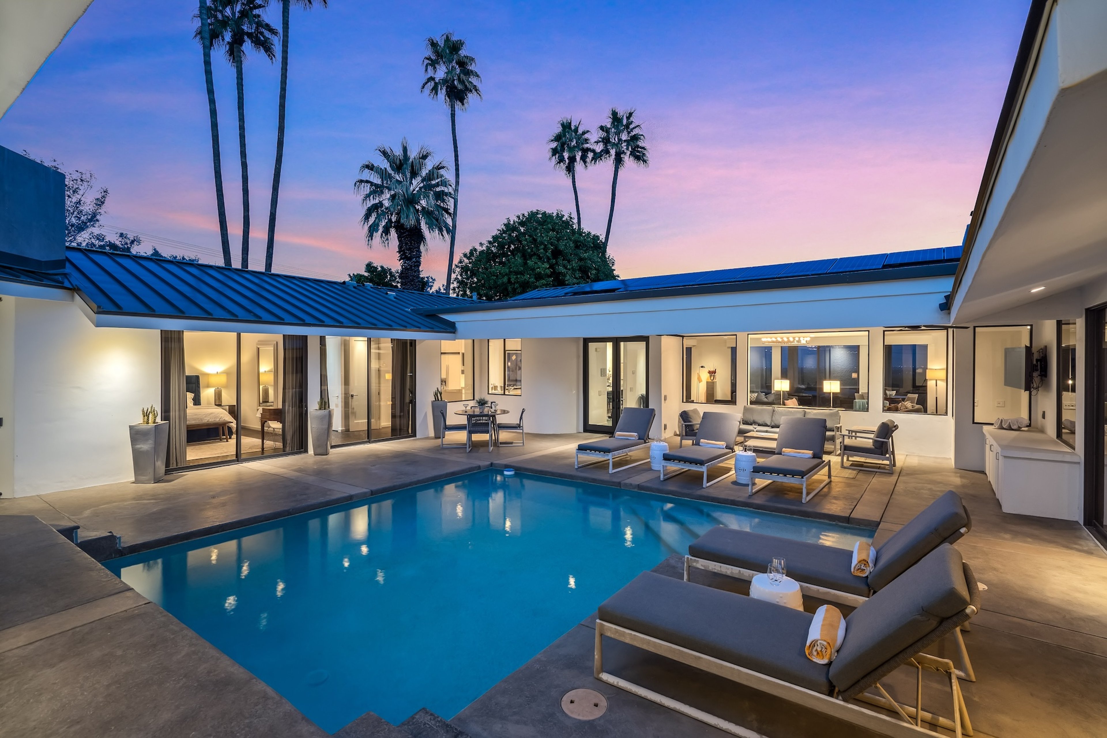 Palm Springs Confidential - 2