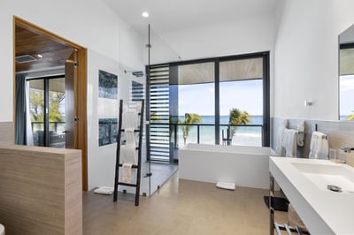Luxury Villa Photo #40