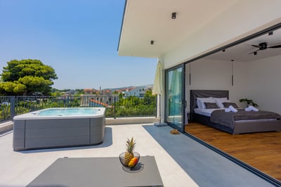 Luxury Villa Photo #19
