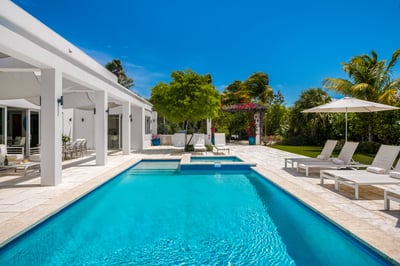 Luxury Villa Photo #9