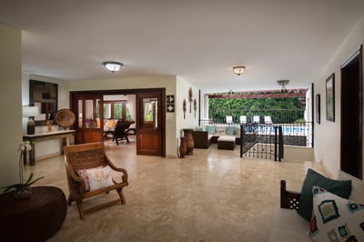 Luxury Villa Photo #12