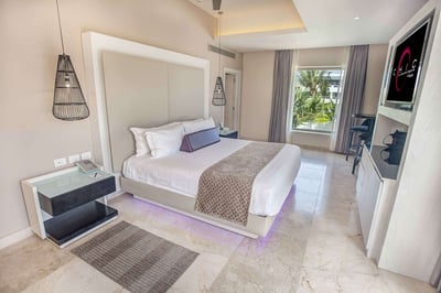 Luxury Villa Photo #12