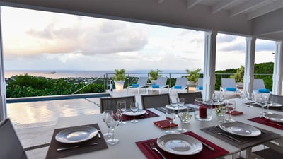 Dining Area & Kitchen