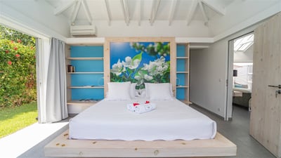 Bedroom 2: Next to the living room. Queen size bed, air conditioning, ceiling fan, HD-TV, ensuite ba