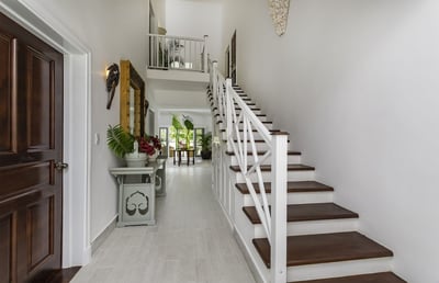 Luxury Villa Photo #16