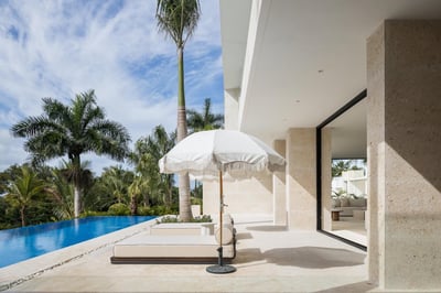 Luxury Villa Photo #3