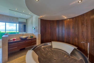 Luxury Villa Photo #40