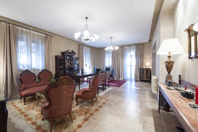 Luxury Villa Photo #30