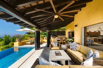 Luxury Villa Photo #3