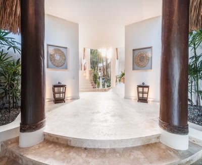 Luxury Villa Photo #13