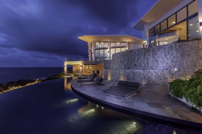 Luxury Villa Photo #4