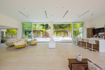 Luxury Villa Photo #39