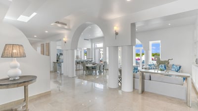 Luxury Villa Photo #26