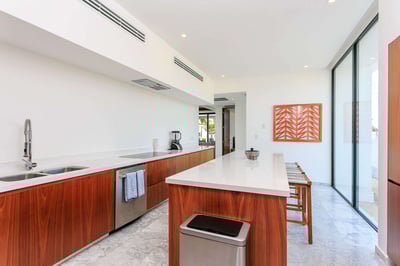 Luxury Villa Photo #18