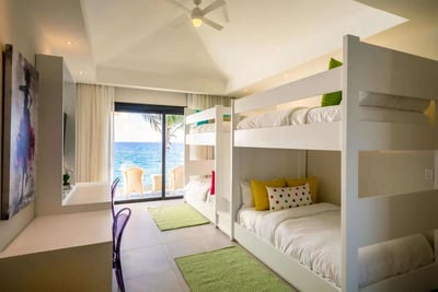 Luxury Villa Photo #22