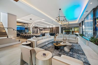 Luxury Villa Photo #20