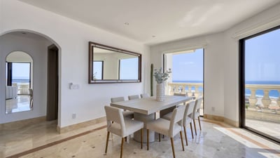 Luxury Villa Photo #11