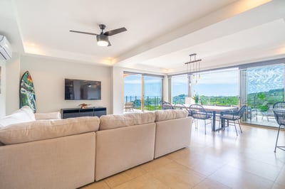 Luxury Villa Photo #30