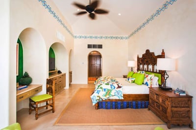 Luxury Villa Photo #13