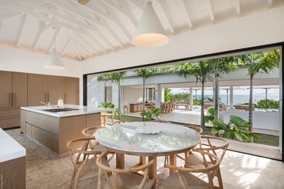 Luxury Villa Photo #12