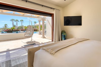 Luxury Villa Photo #33