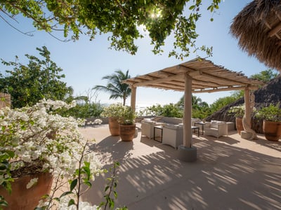 Luxury Villa Photo #11