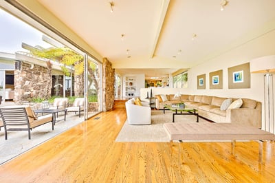 Luxury Villa Photo #25