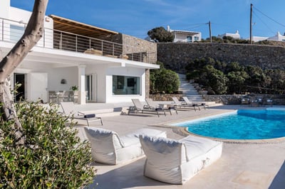 Luxury Villa Photo #3