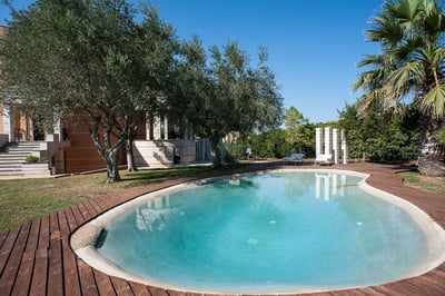 Luxury Villa Photo #3