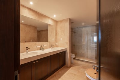 Luxury Villa Photo #16
