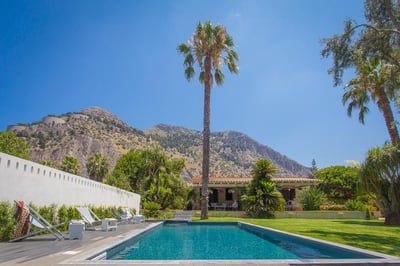 Luxury Villa Photo #4