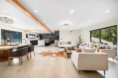 Luxury Villa Photo #18