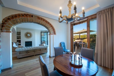 Luxury Villa Photo #11