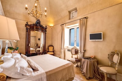 Luxury Villa Photo #26