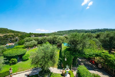 Luxury Villa Photo #14