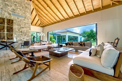Luxury Villa Photo #9