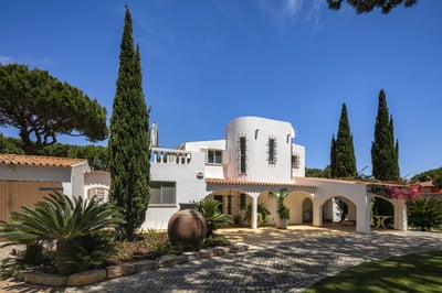 Luxury Villa Photo #4
