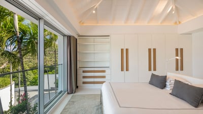 Luxury Villa Photo #35