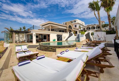 Luxury Villa Photo #13