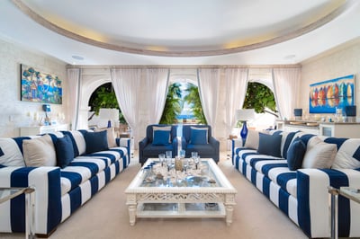 Luxury Villa Photo #11