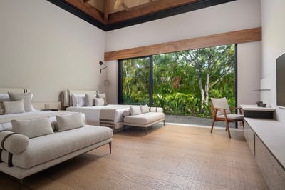 Luxury Villa Photo #49