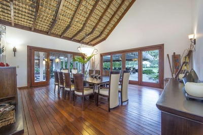Luxury Villa Photo #12