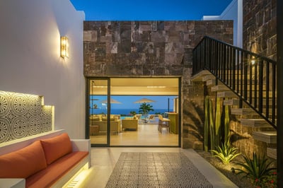 Luxury Villa Photo #16